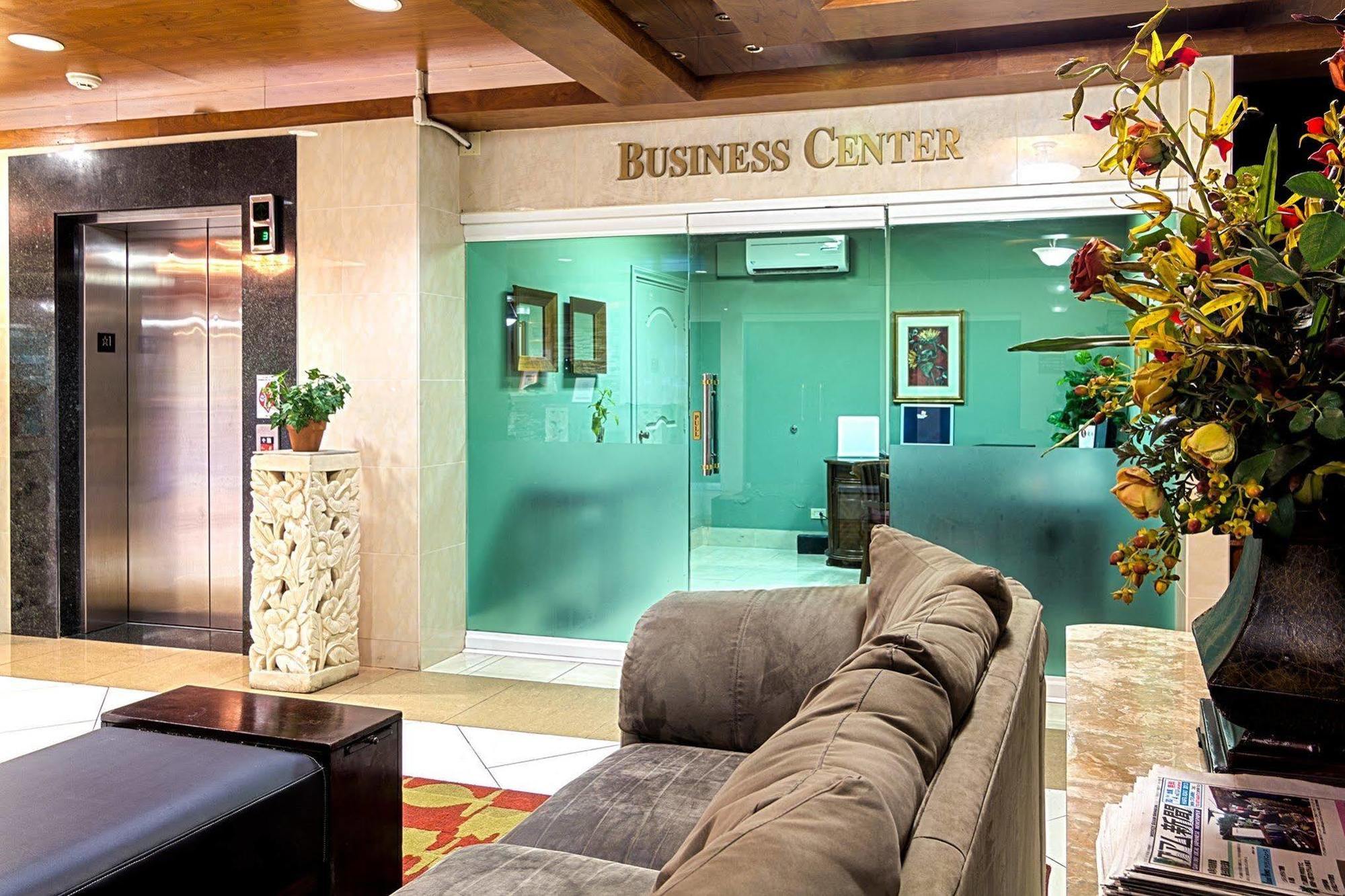 Hotel Wyndham Garden Guam Tamuning Exterior foto
